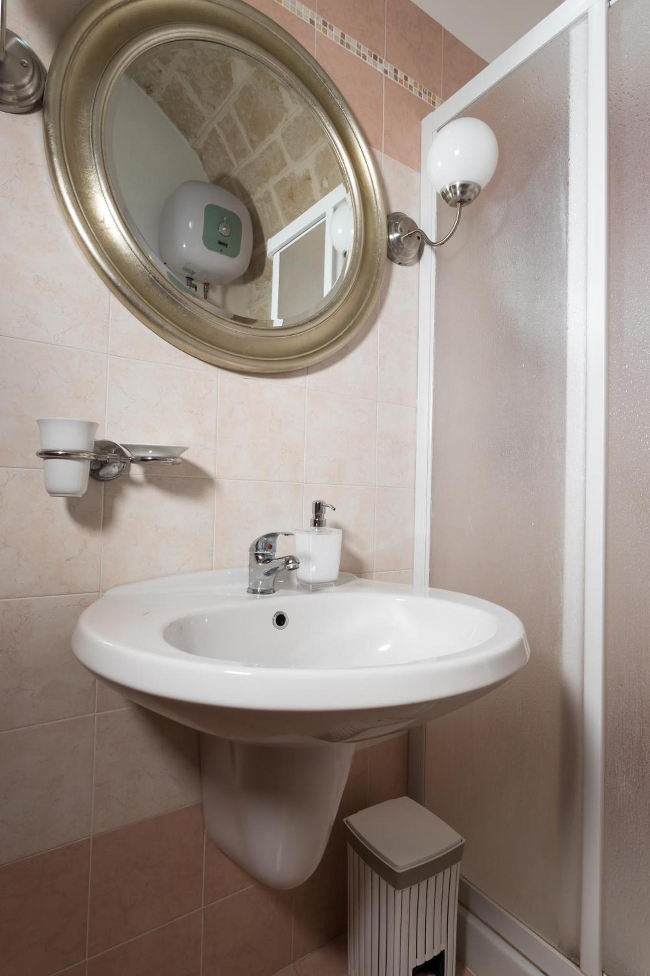 מונופולי Victoria Apartments מראה חיצוני תמונה